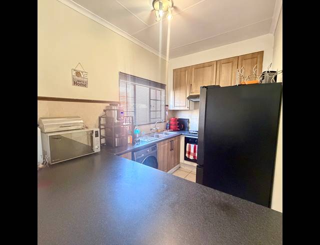 2 BEDROOM CLUSTER FOR SALE IN MOOIKLOOF RIDGE